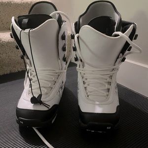 Snowboarding Boots by Burton x Shaun White